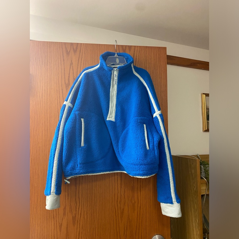 Blue Fleece Free People Jacket with Gray Accents